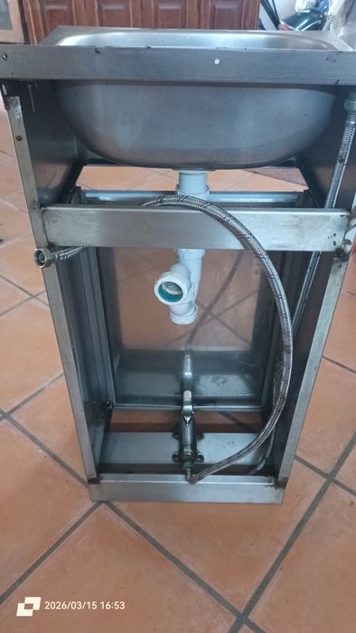 Lavatório Pio inox com pedal