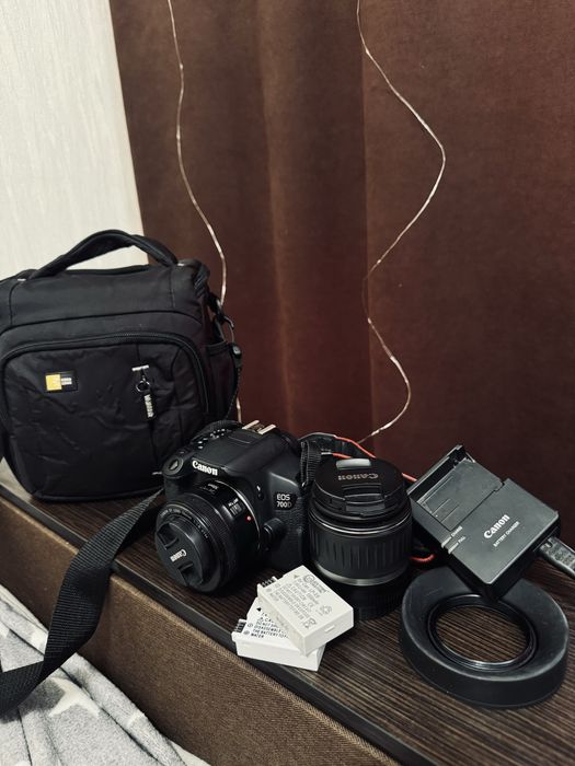 Фотоапарат Canon 700d + 2 обʼєктиви та аксесуари