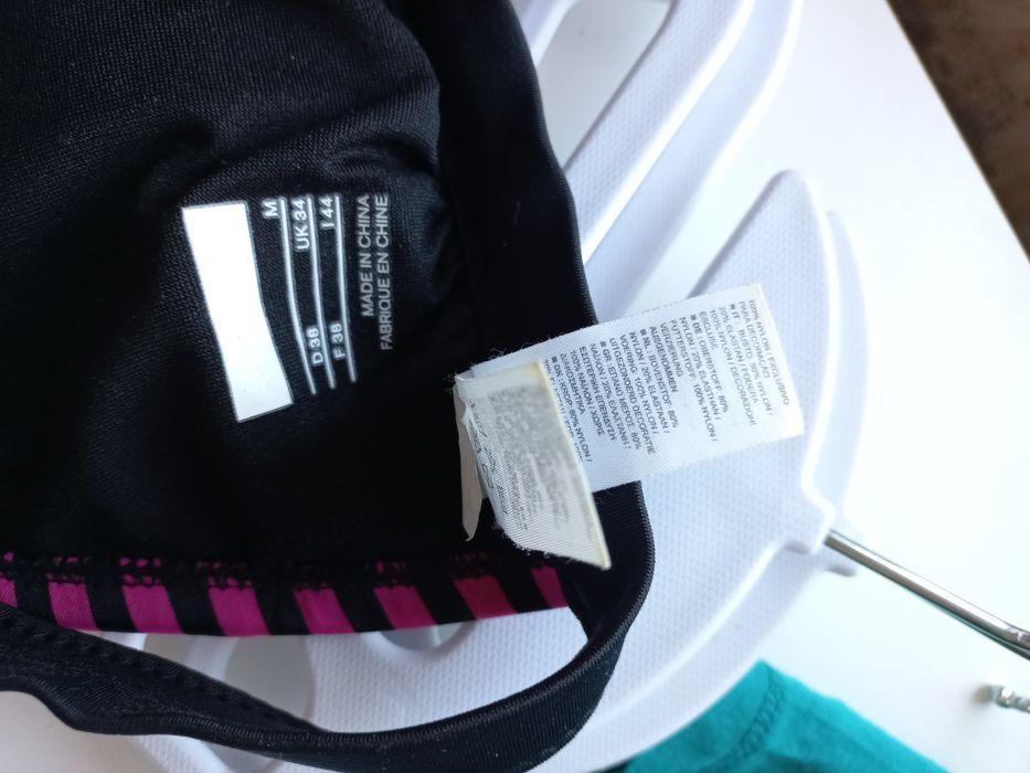 Nike Biustonosz kapielowyS. Nowy