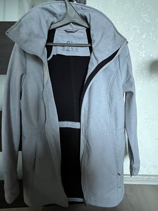 Вітровка жіноча, вітронепроникна