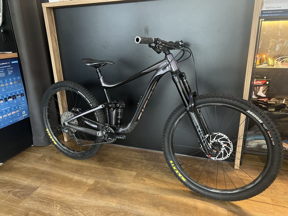 Rower enduro Giant reign downhill