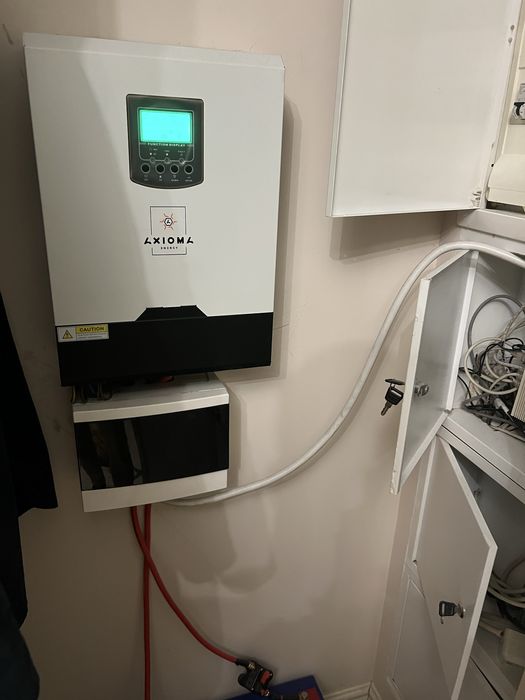 Гібрідний інвертор AXIOMA 3.3 кВт + 2 AGM аккумулятора 24V