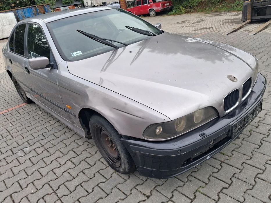BMW 5 E39 silnik 2.5 TDS M51D25 143 KM skrzynia biegów 23001434452  S5D 2602 dyfer dyferencjał 33101428489  2,64 drzwi klapa maska zderzak błotnik Orientblau Metallic 317 alternator wtrysk przepustnica przepływomierz turbina alternator maglownica pompa ws