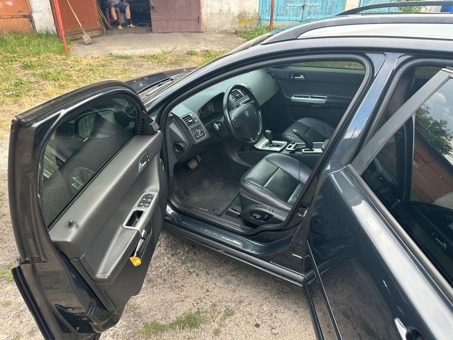 Вольво V50 2.0 дизель. автомат