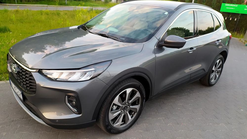 Ford Kuga Head-up Automat 4*4 245 KM Aktywny tempomat Grzana kierownica fotele