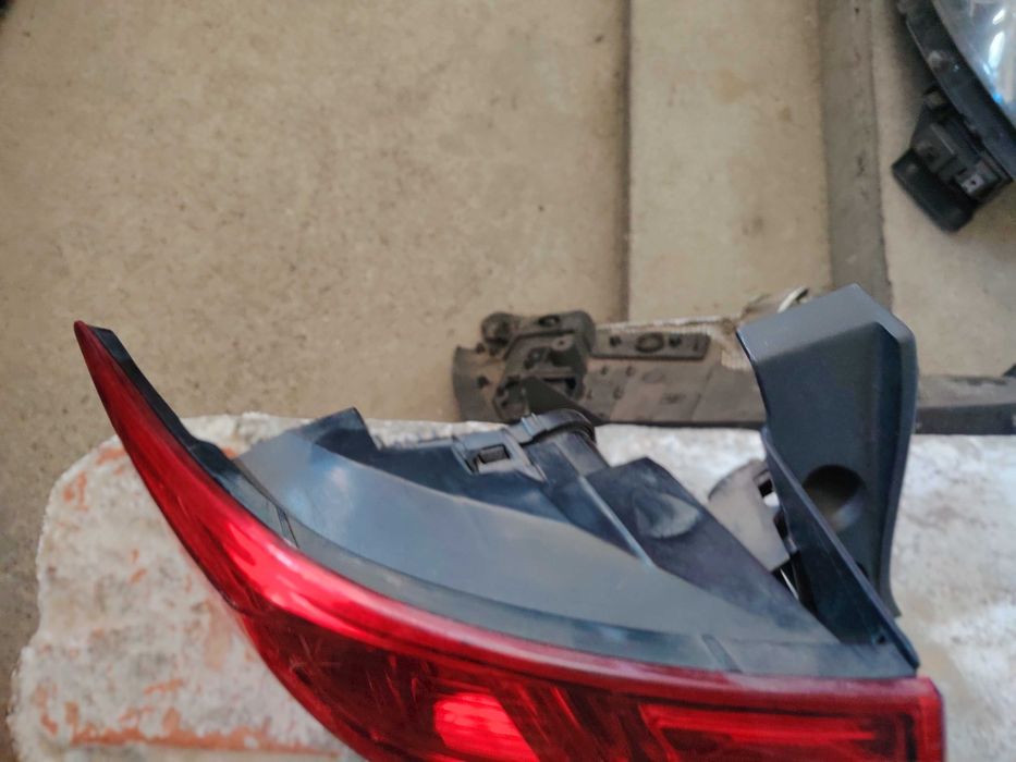 Sprzedam lampę tylną do renault clio IV lewy tył 2014 rok jasna