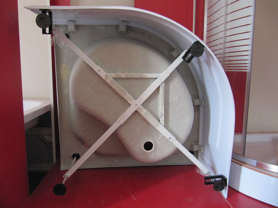 Душові піддони, глибокий та середній 90х90см, 80х80см