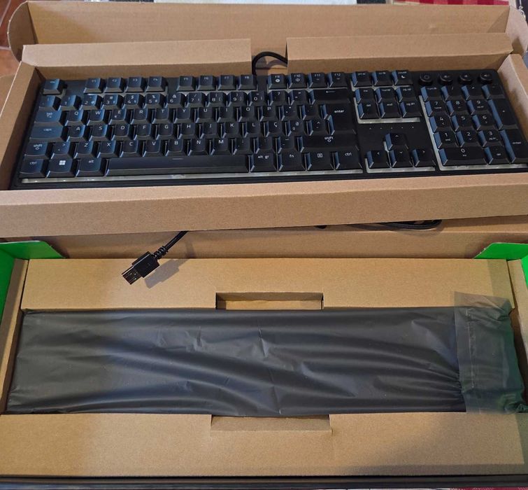 Teclado mecanico Razer Ornata V3 - RGB - PT Layout