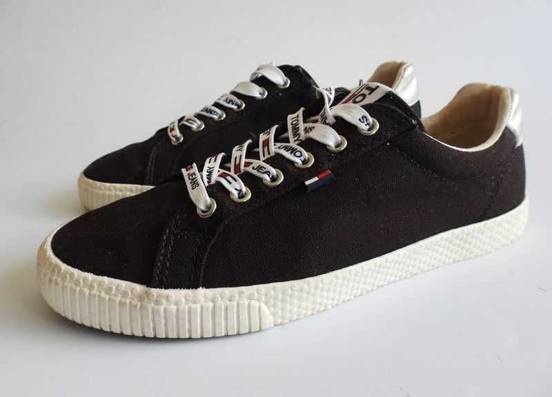 Tommy Hilfiger czarne krótkie trampki 37