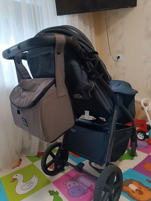 Дитячий прогулянковий візочок Carrello Bravo