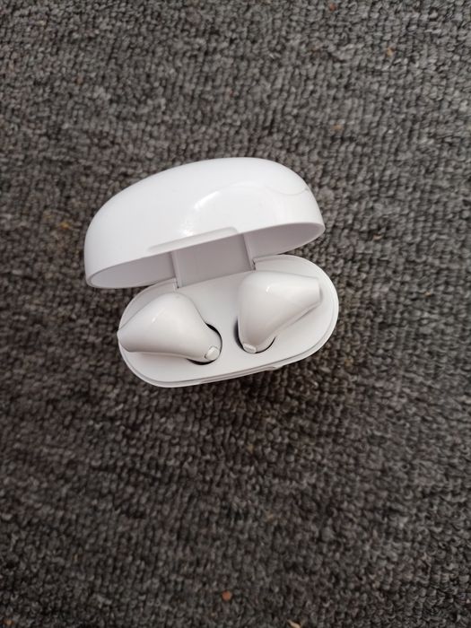 Навушники безпроводные новые