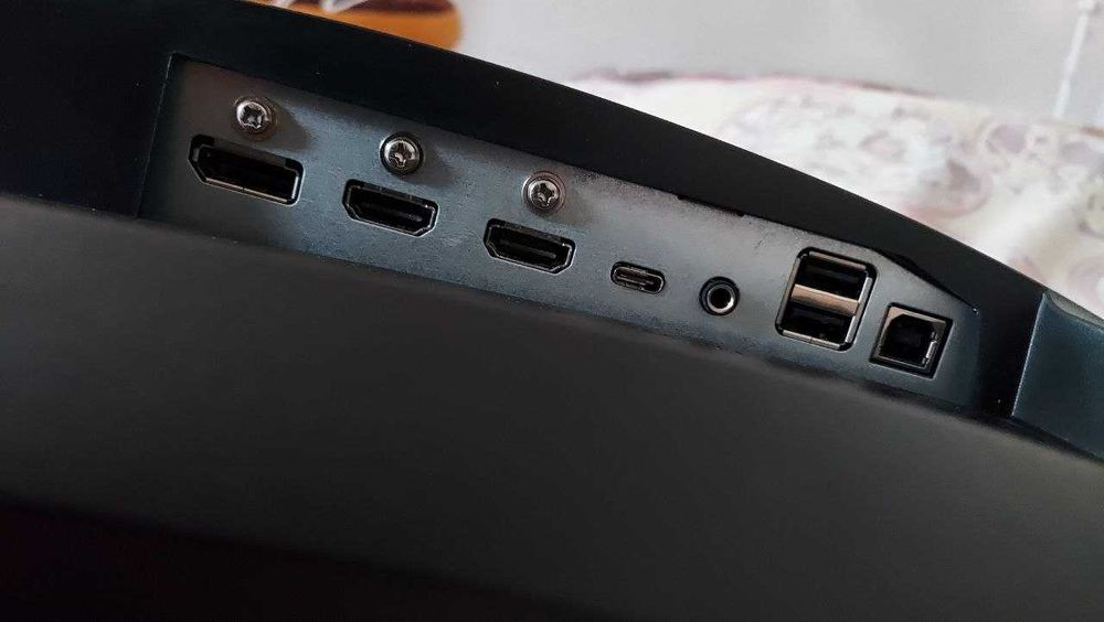 MSI Optix MAG272C 27 " чорний