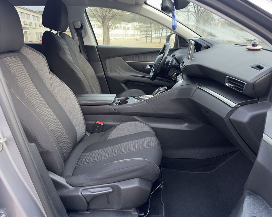 Peugeot 5008• 2019 7lug•Allure 1.5BlueHDi • automático • pronto a circular