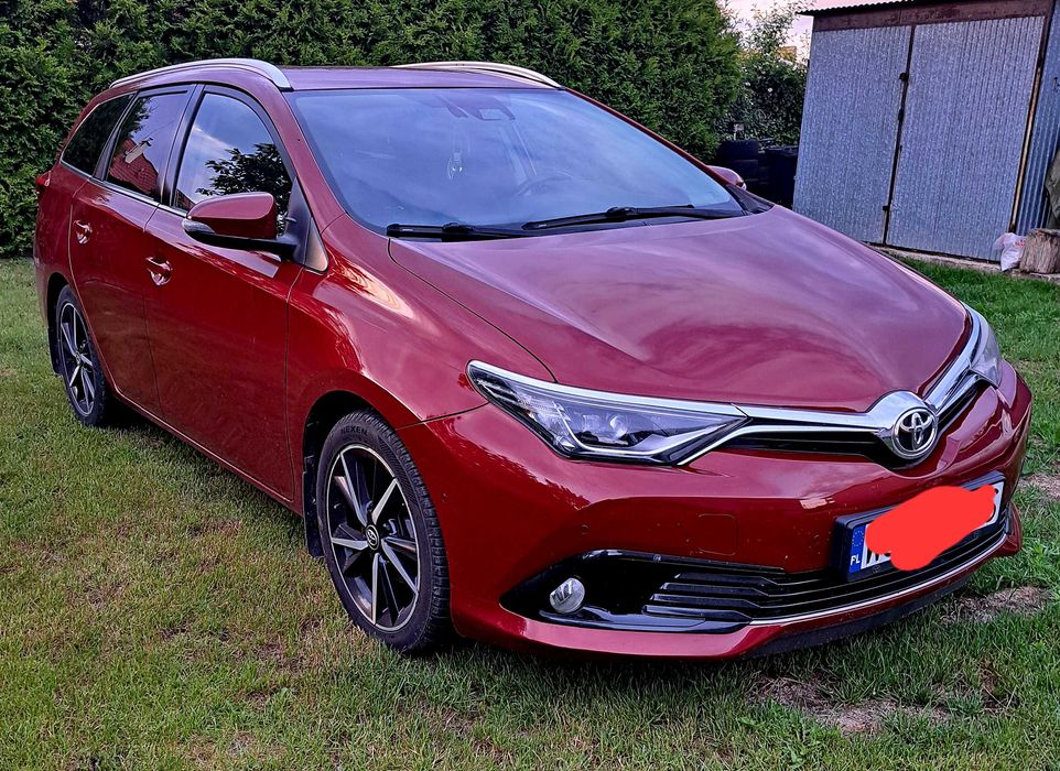 Samochody  toyota auris