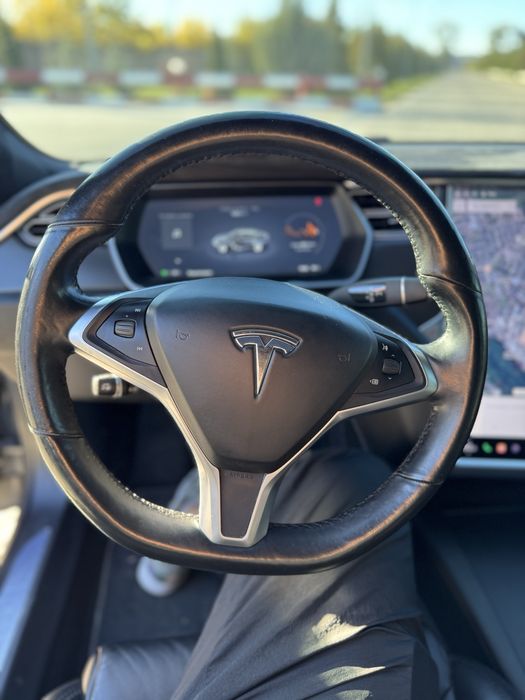 Tesla model S 90D