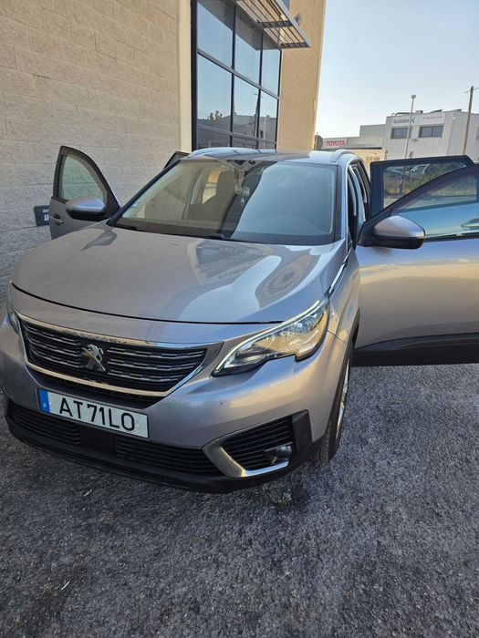 PEUGEOT 5008 de 7 lugares — photo 2