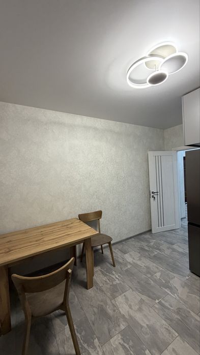 Сдам шикарную двухкомнатную квартиру в Новострое Капитан !!!