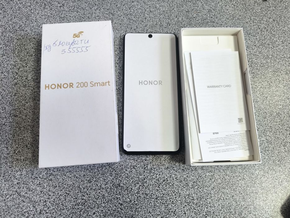 Телефон HONOR 200 Smart 5G 8/256