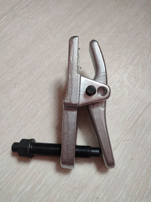 Съемник  шаровых опор и рулевых тяг  INTERTOOL HT-7035