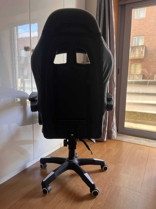 Cool Rest Cadeira Gaming Premium com Apoio para Pés Preta/Branca