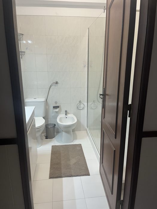 Quarto para arrendar em Belas