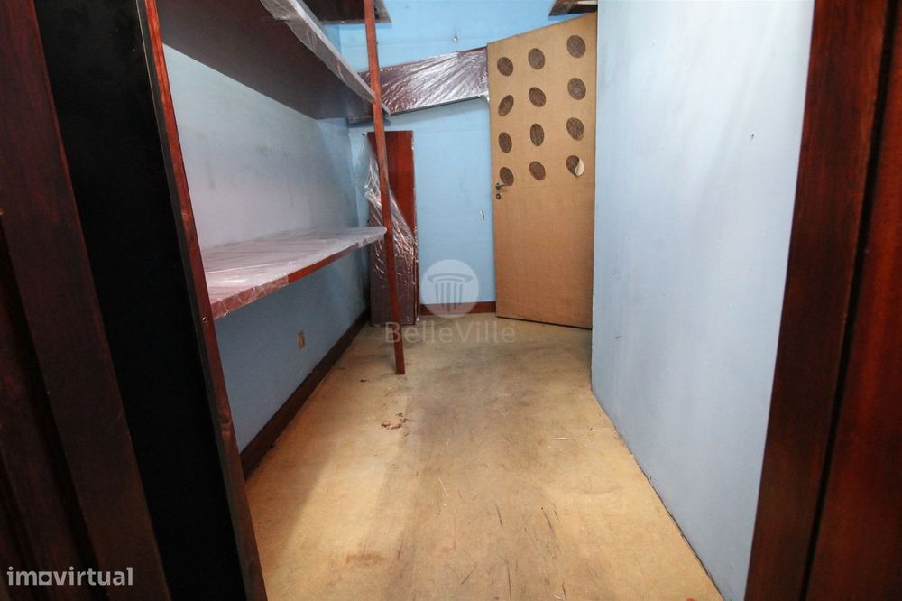 Loja de 37m2 - Centro Comercial dos Granjinhos,