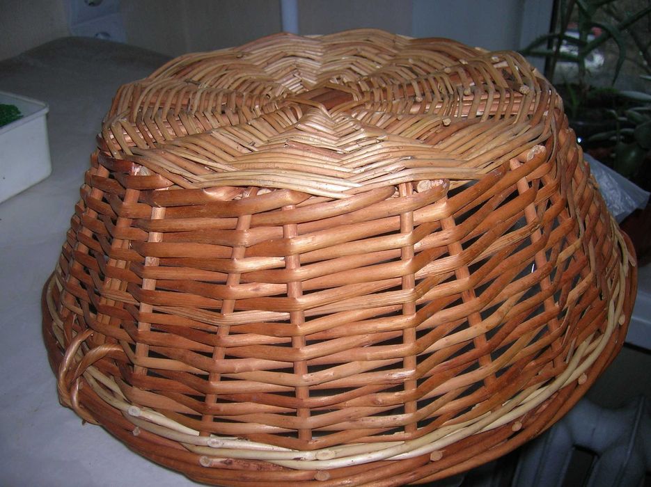 Старинная корзина из лозы диаметр 32см