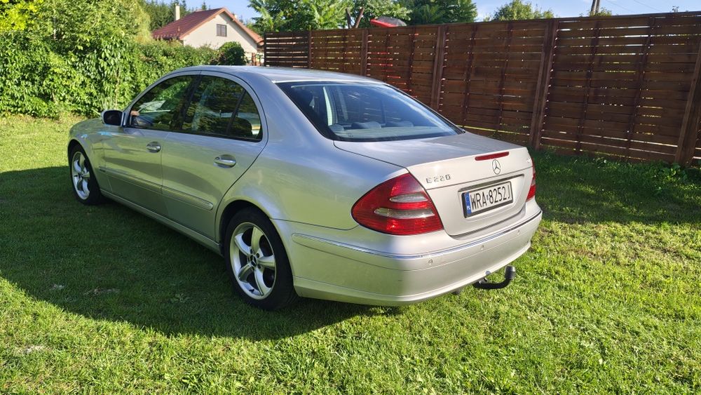 Mercedes w211 2.2cdi bardzo oszczędny.