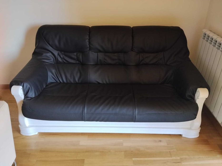 Conjunto de sofás em couro