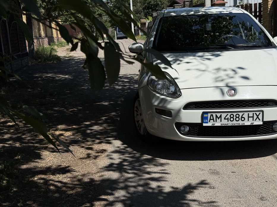 Fiat Grande Punto 2012 VIN ZFA19900001907144 фото оголошення 2 з 8