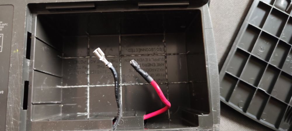 UPS APC - BE400CP (240W)