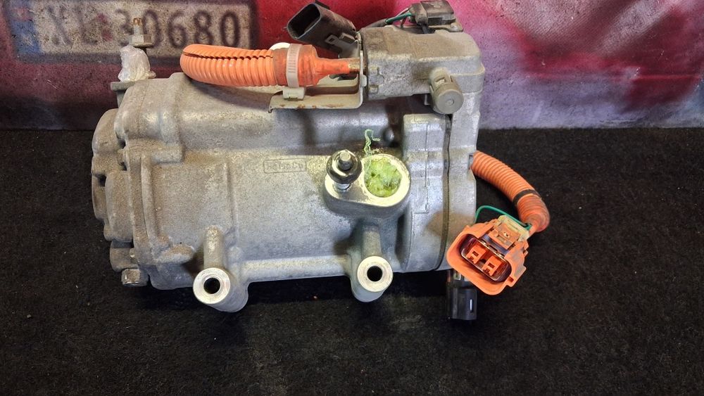 Компресор кондиціонера Ford Focus mk3 Electric cv68-19d623-bc