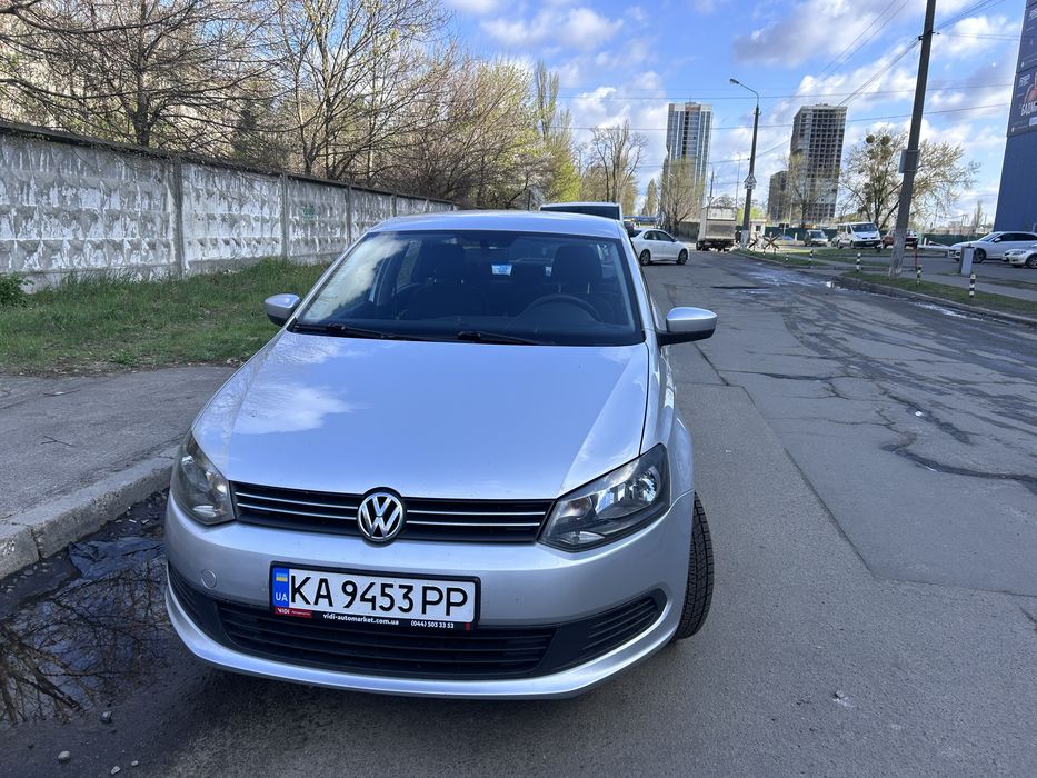 Volkswagen Polo Sedan 2013