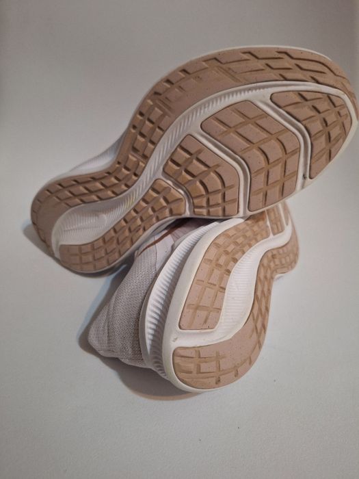 Buty Nike rozm 41 różowe