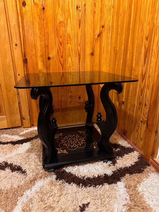 Журнальний столик