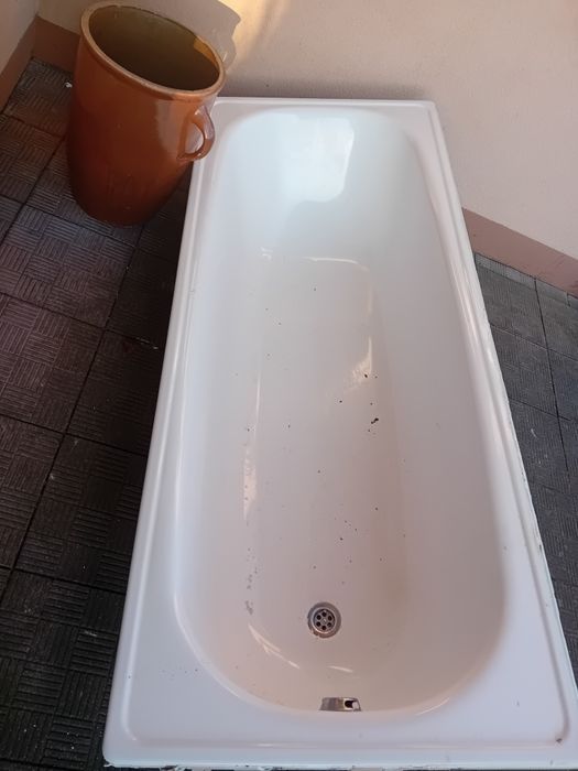 Wanna biała metalowa