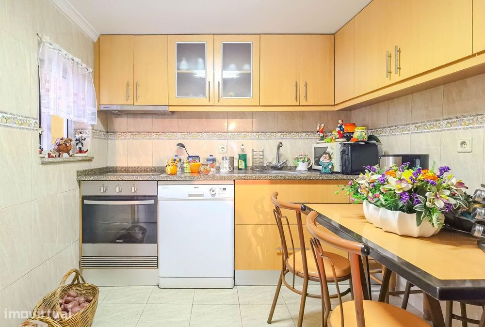 Moradia T4 com 2 Pisos Independentes – A 2 km da Praia | Perafita, Mat