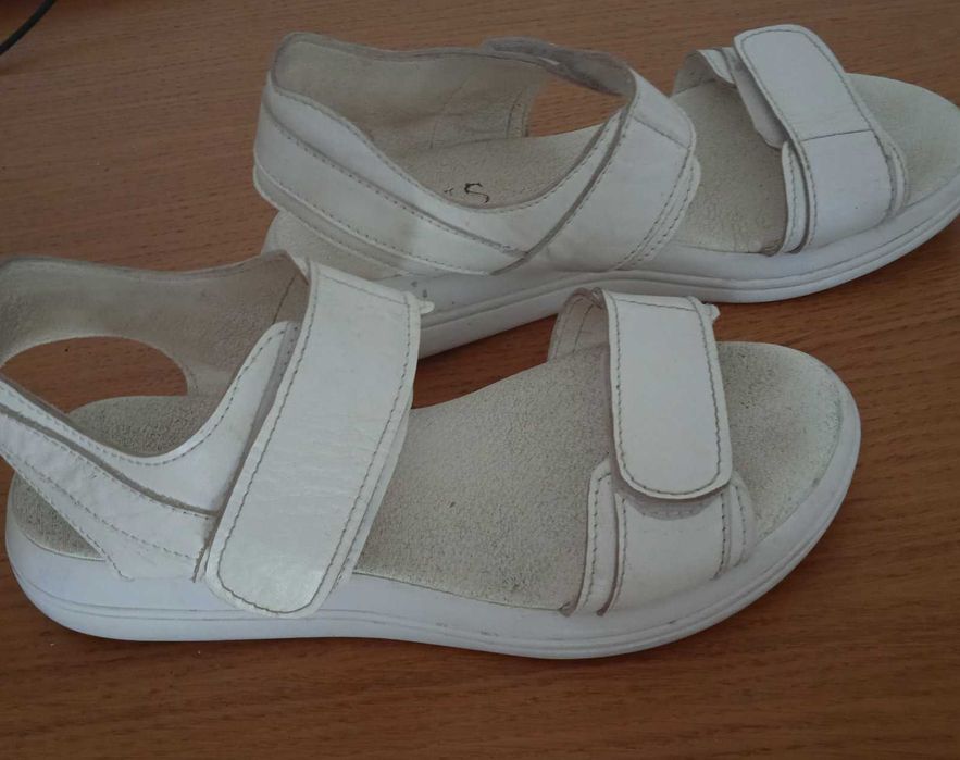 Шкіряні босоніжки для дівчинки, р.36