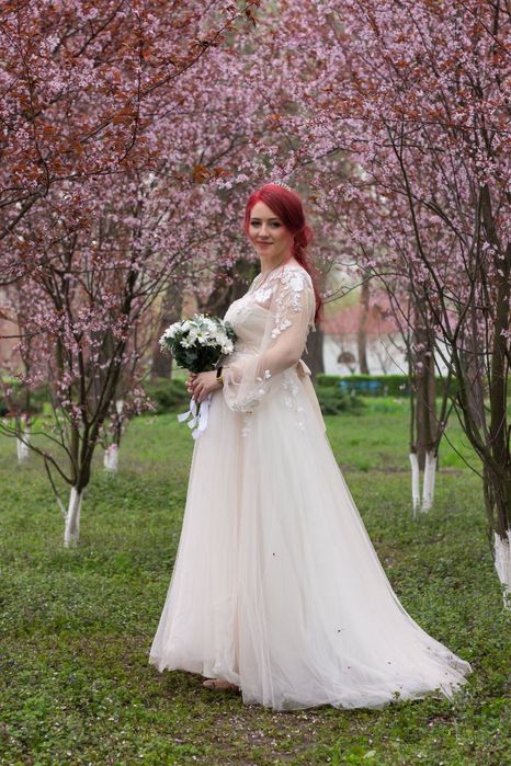 Свадебное платье очень красивое и стильное