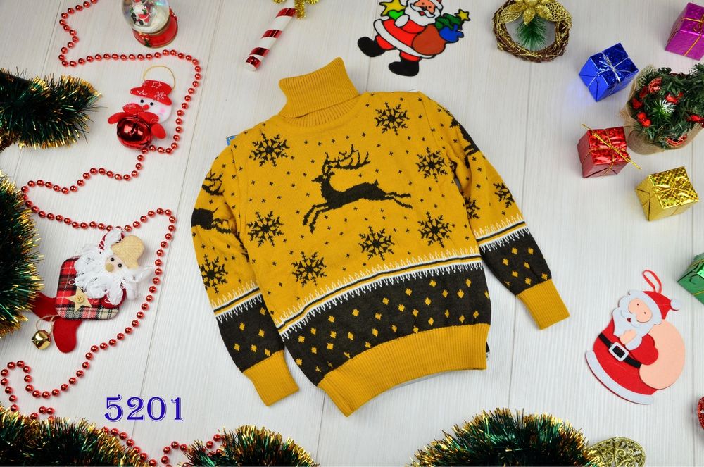 Светр в новорічній тематиці,високоі якості