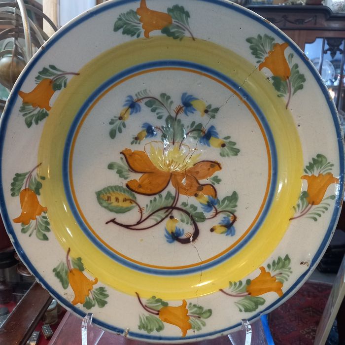 3 pratos grandes 34 a 36 cm faiança Portuguesa Séc.XIX