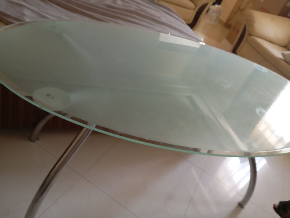 Стол стеклянный овальный