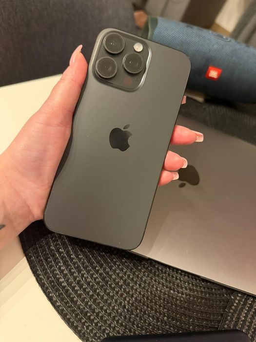 15 pro max черный в идеальном состоянии, 256 гб