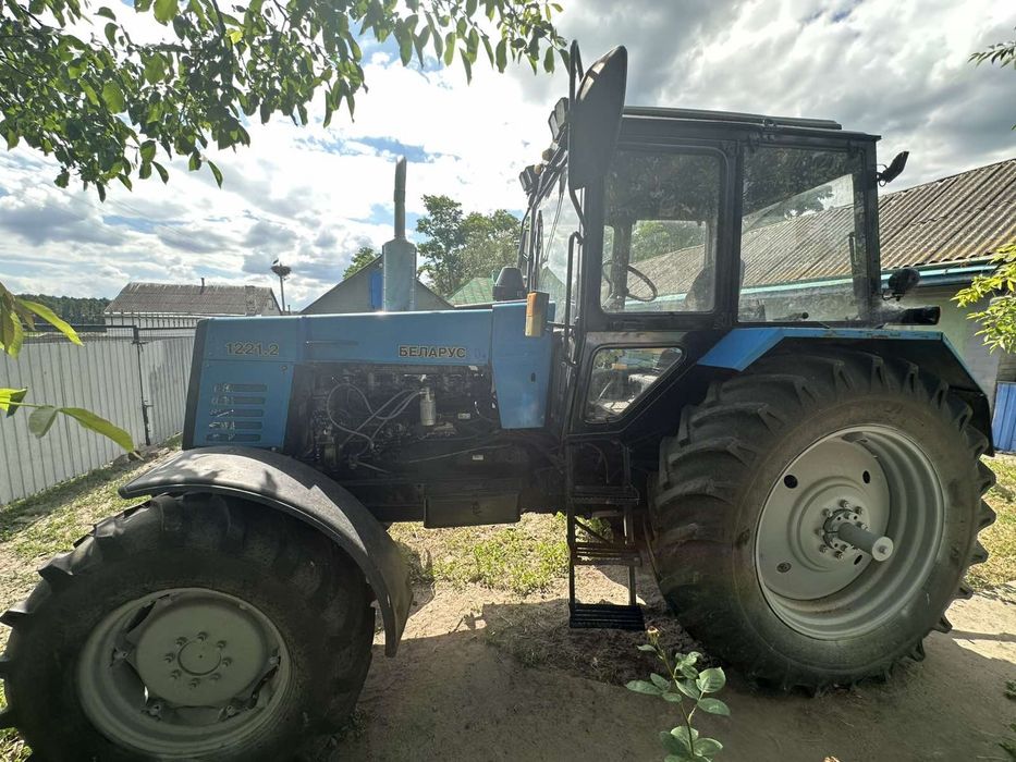 Продам МТЗ 1221.2
