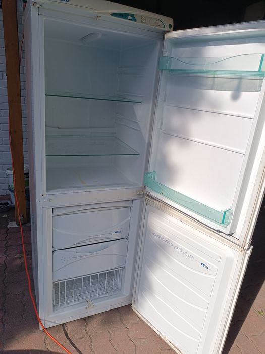Lodówka OK,  zamrażarka nie działa