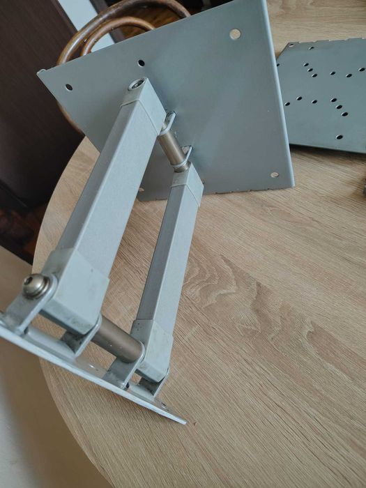 Zawieszenie na telewizor