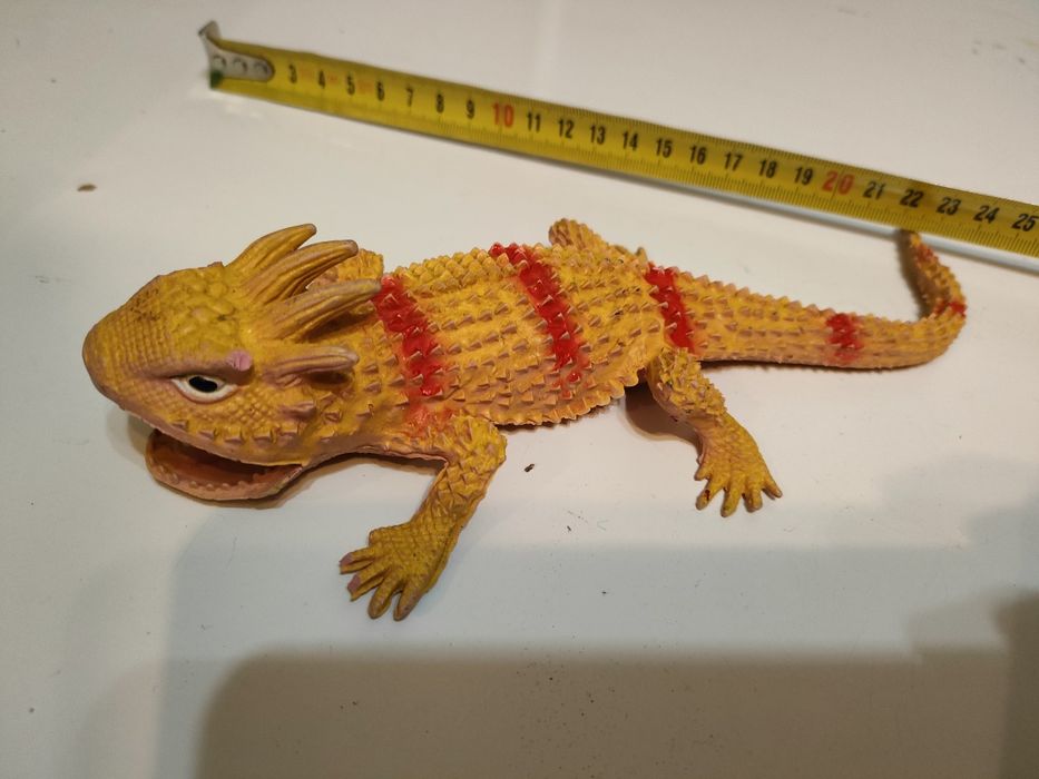 Jaszczurka kolczasta figurka