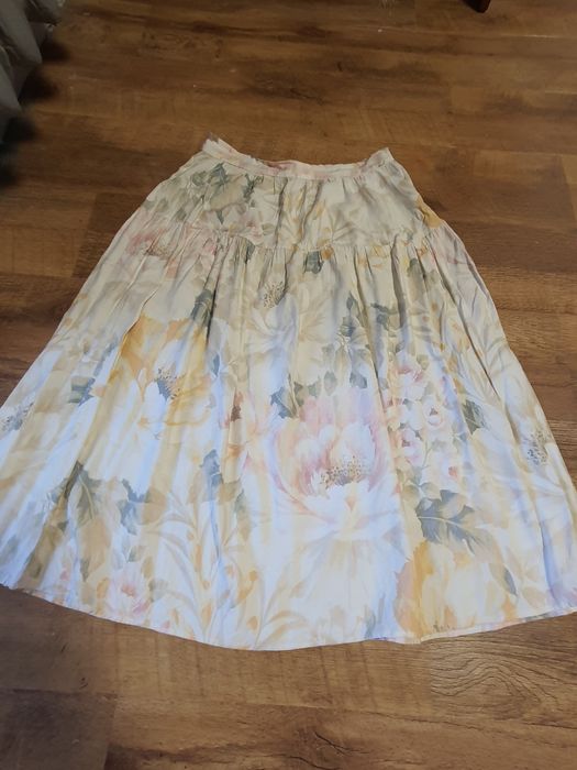 Юбка H&M в цветочный принт. р L
