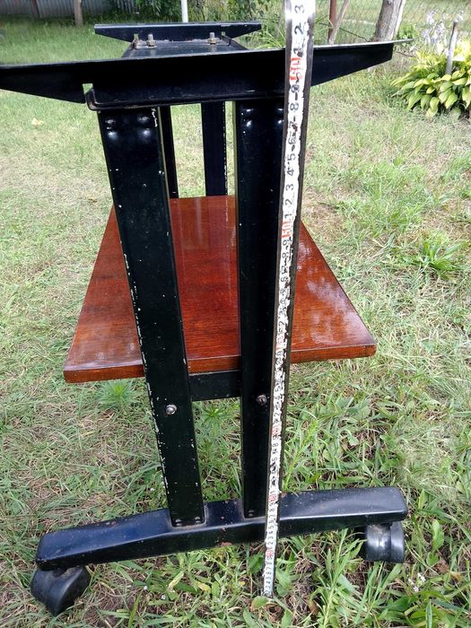 Журнальный столик,  столик-подставка