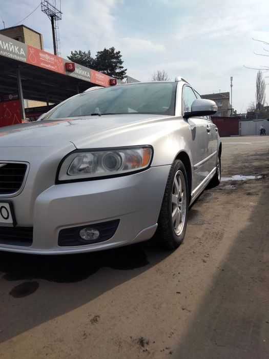 Продам автомобіль Volvo V50 1.6D2